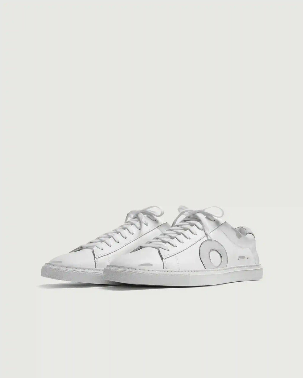 Low 1 | White Wall